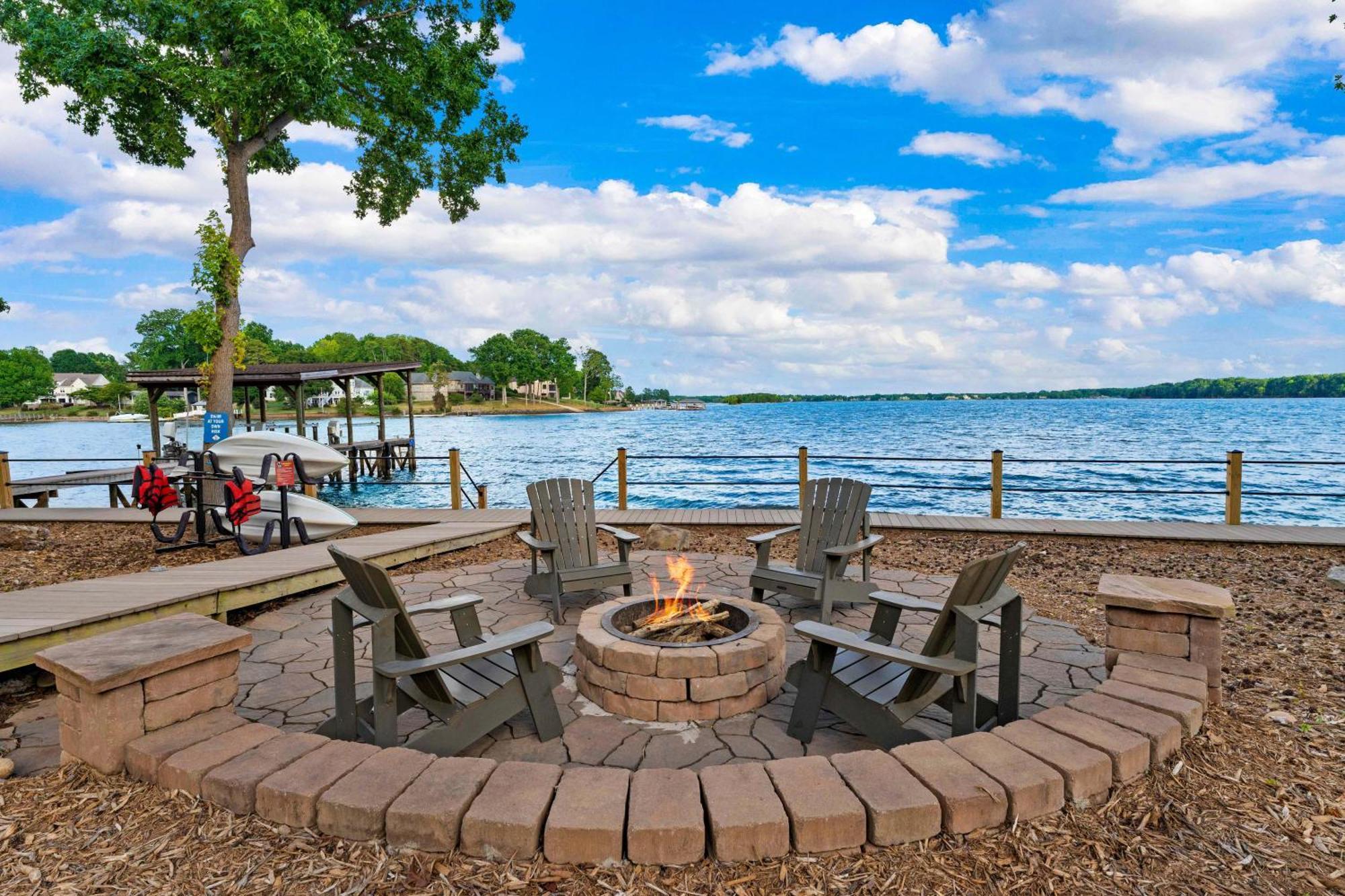 Lake Norman Getaway Муурсвил Екстериор снимка